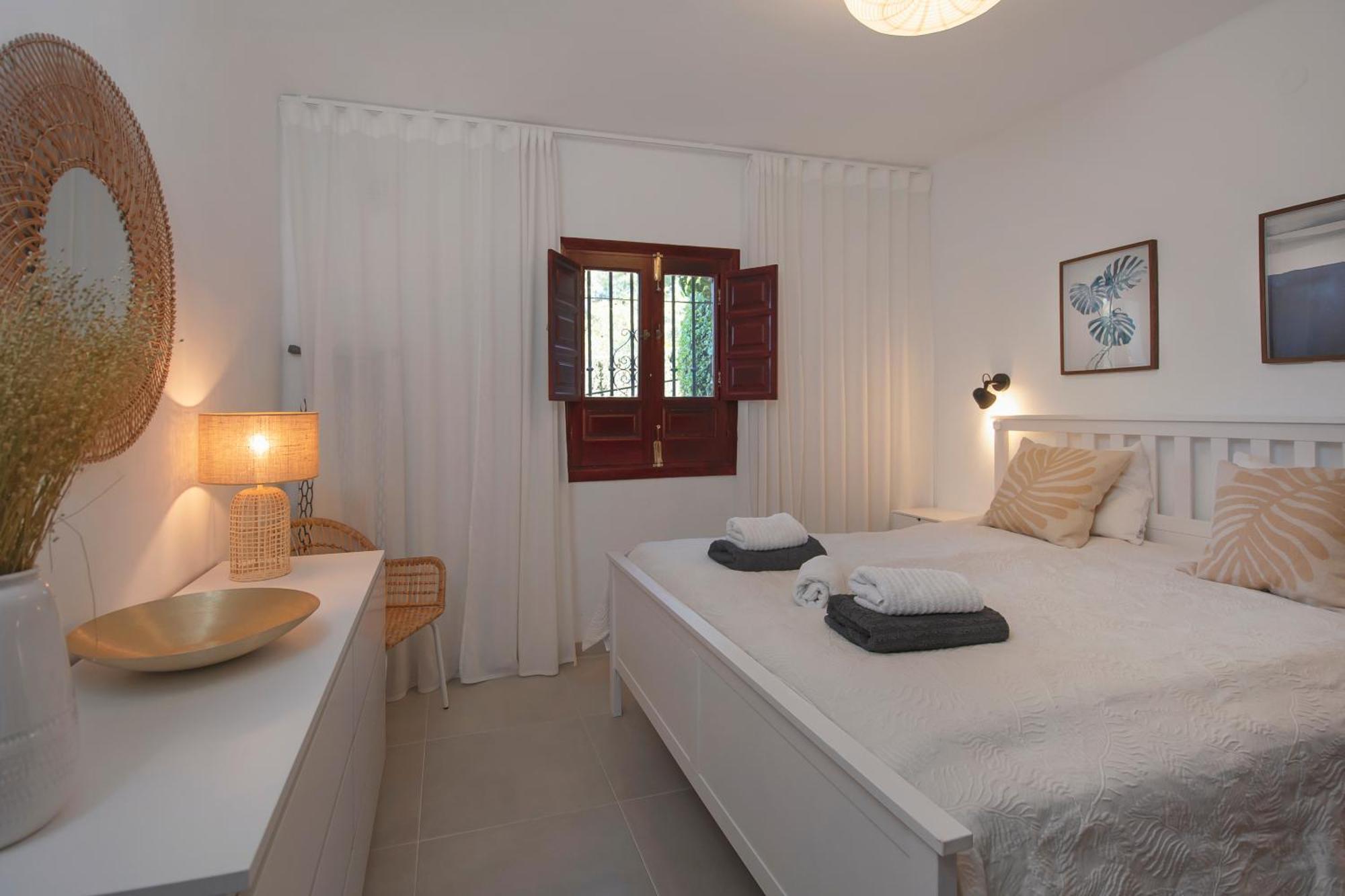 Oasis De Capistrano, Calle Palmas 24 B *