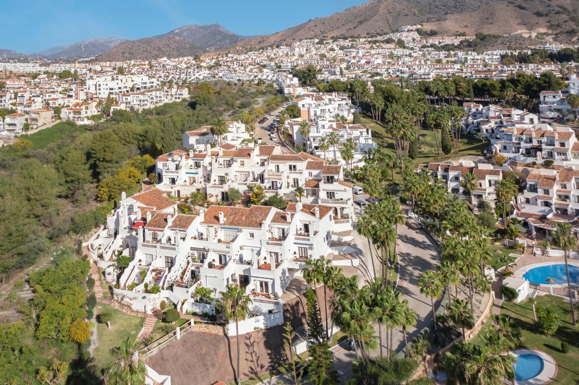 Oasis De Capistrano, Calle Palmas 24 B Apartment Nerja