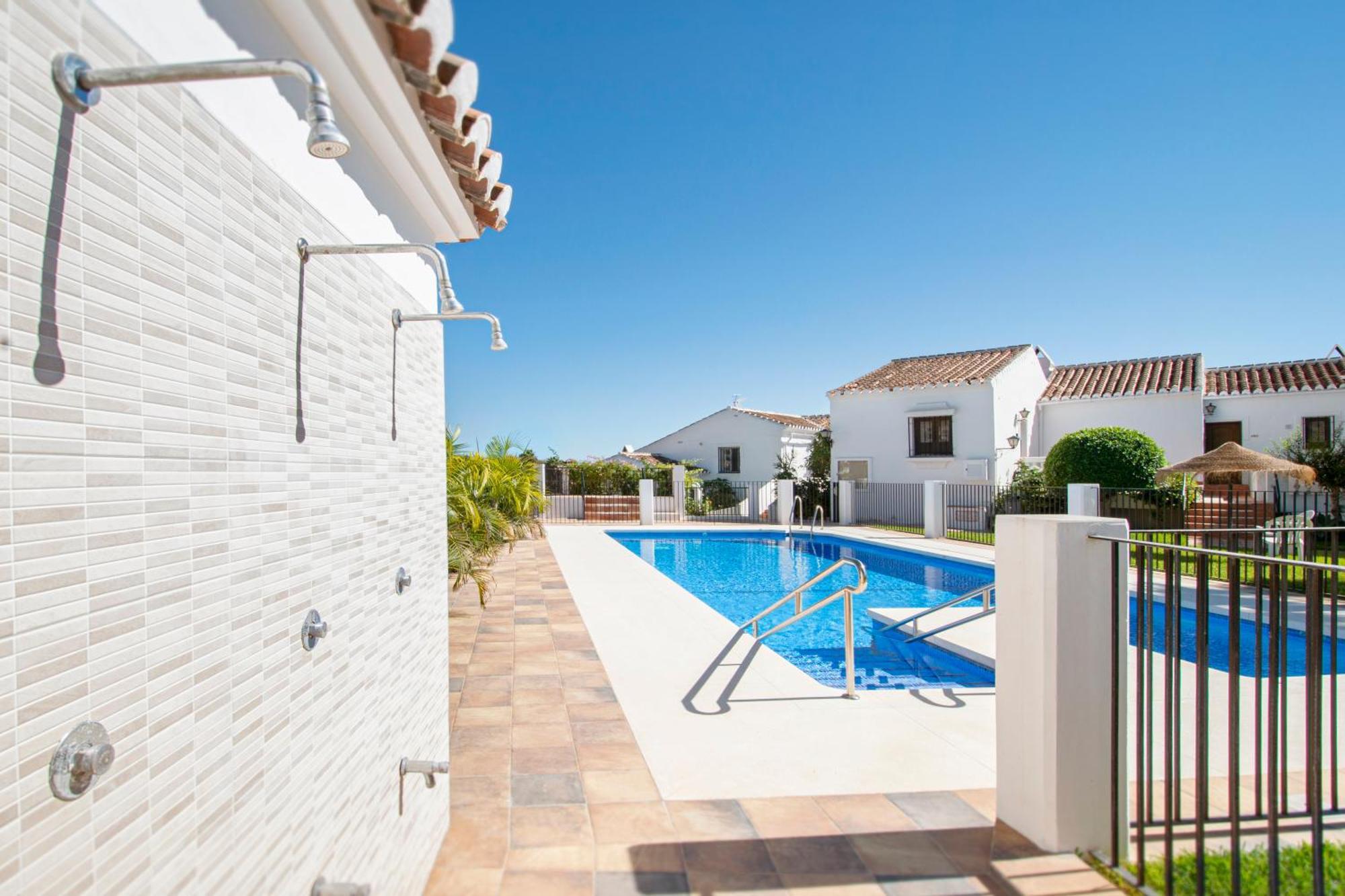 Oasis De Capistrano, Calle Palmas 24 B Nerja